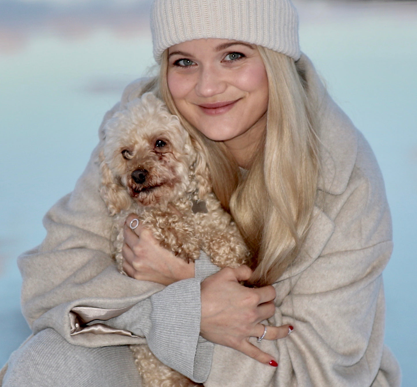 Hund av ferskvannsperler og forgylt sølv