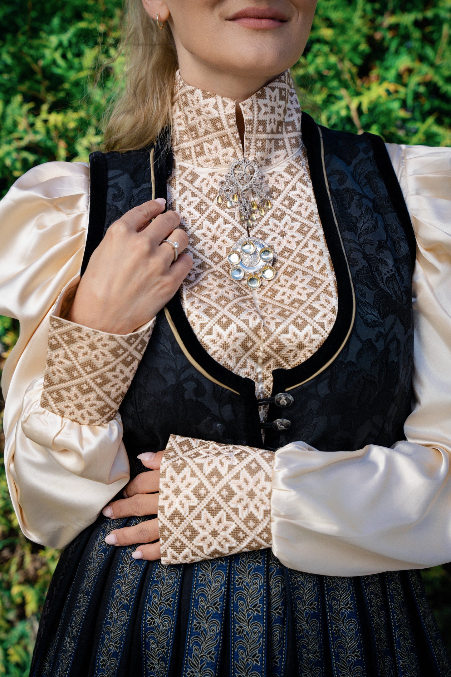 Drømmeblusen champagne silke