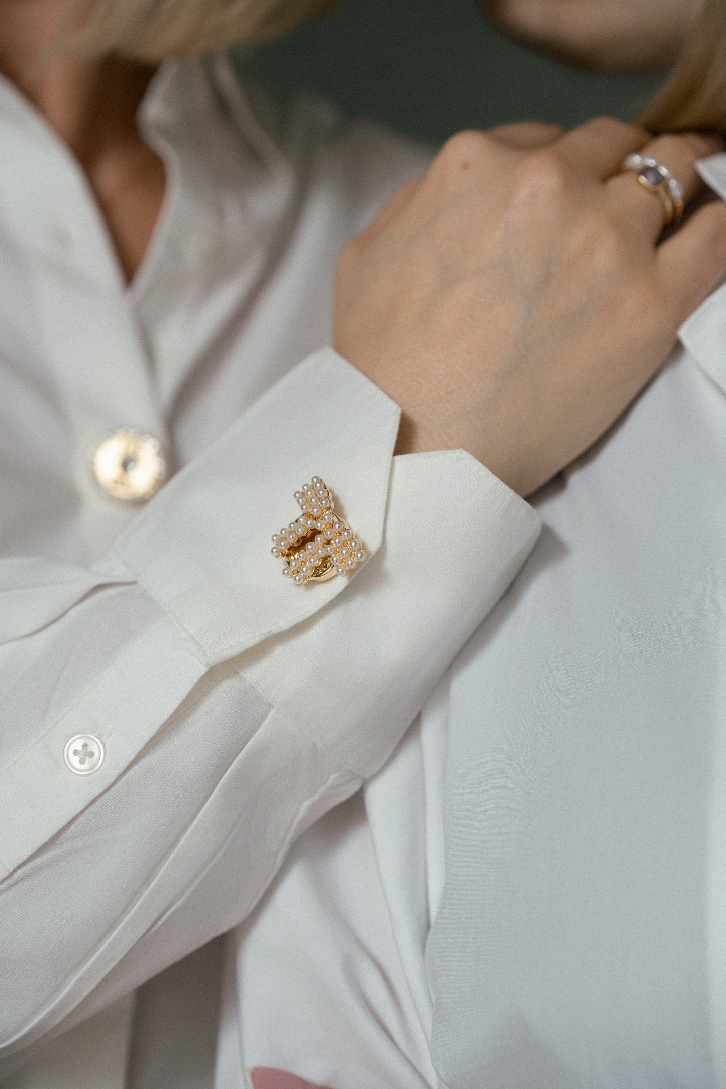 Pearl Bow Button Cover