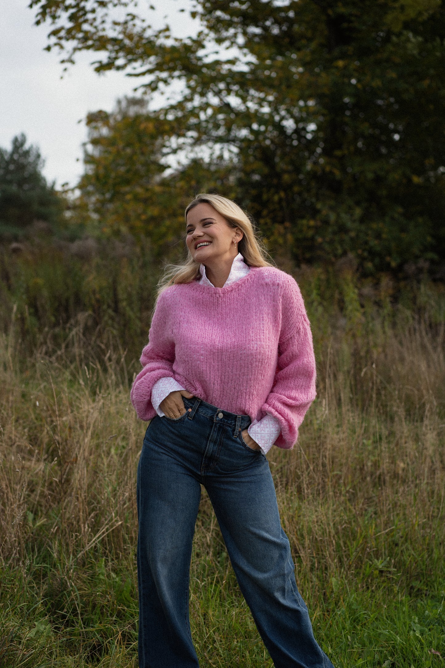 Drømmeblusen Hvit med rosa broderi