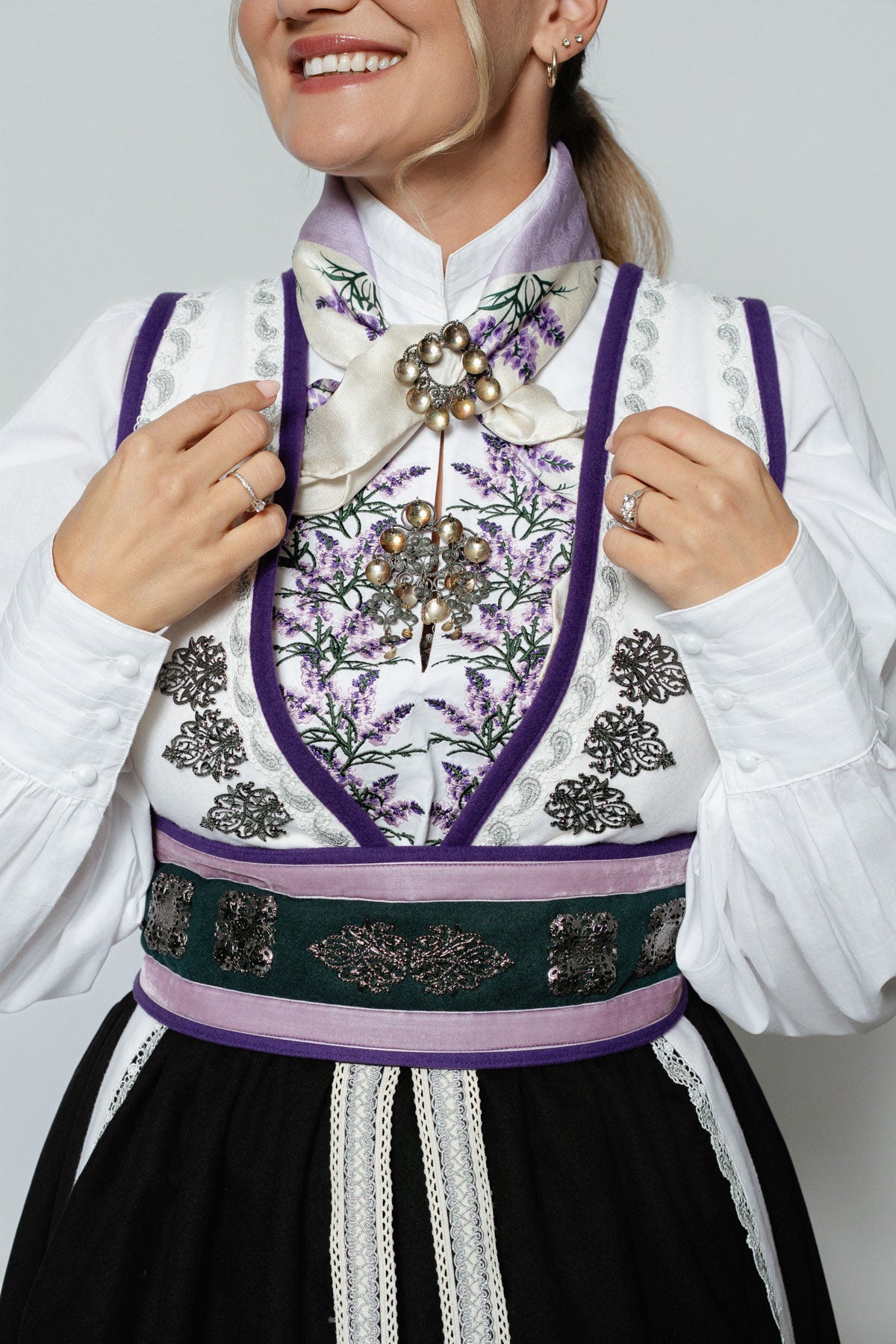 Lyng silkeskjerf - Forhåndssalg